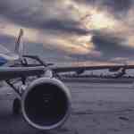 gray airliner