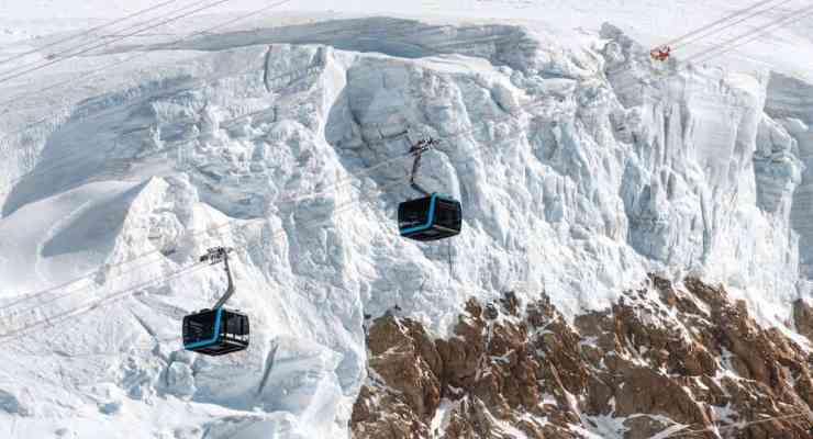 New gondola connects Switzerland and Italy